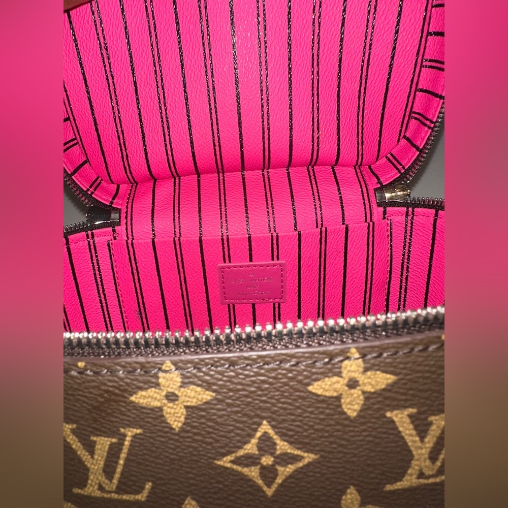 SLIGHTLY USED-Louis Vuitton Mini Vanity Case With Pink Colored Leather Handle - Picture 5 of 6